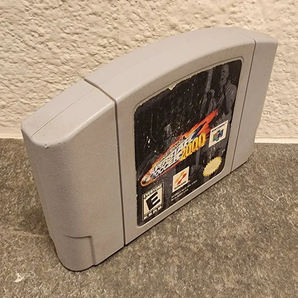 Game - International Superstar Soccer 2000 - N64